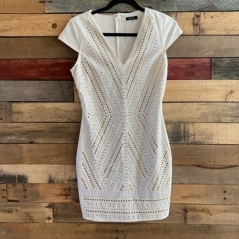 ‼️ Verty White Studded Dress Size‎ Medium